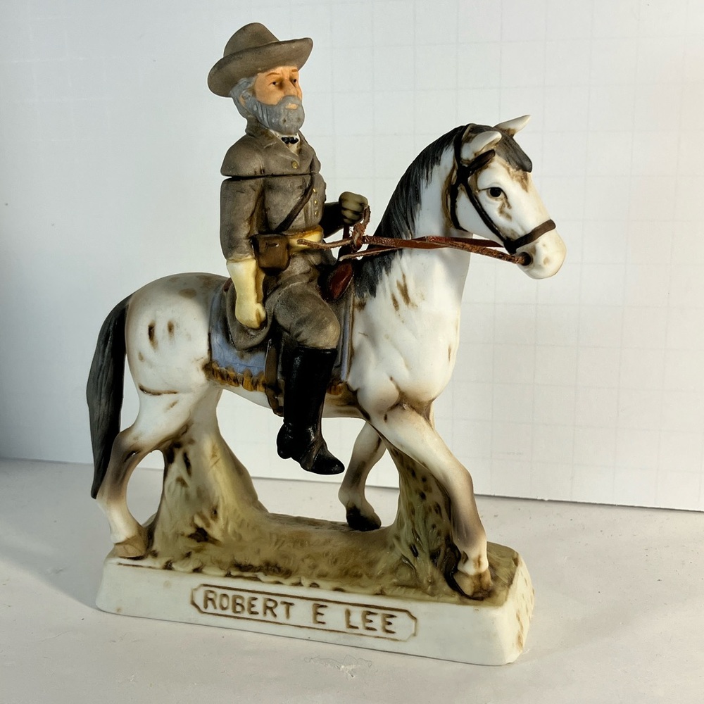 Vintage Grenadier Porcelain Horse Decanter Figurine 1977 Equestrian Barware